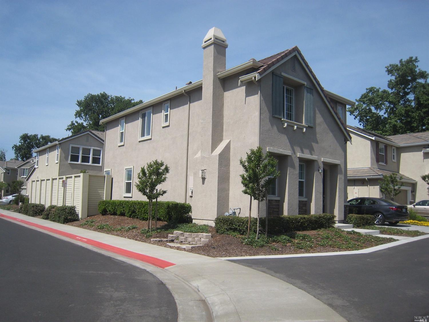584 Chaparral Loop, Vacaville, CA 95688 photo 4