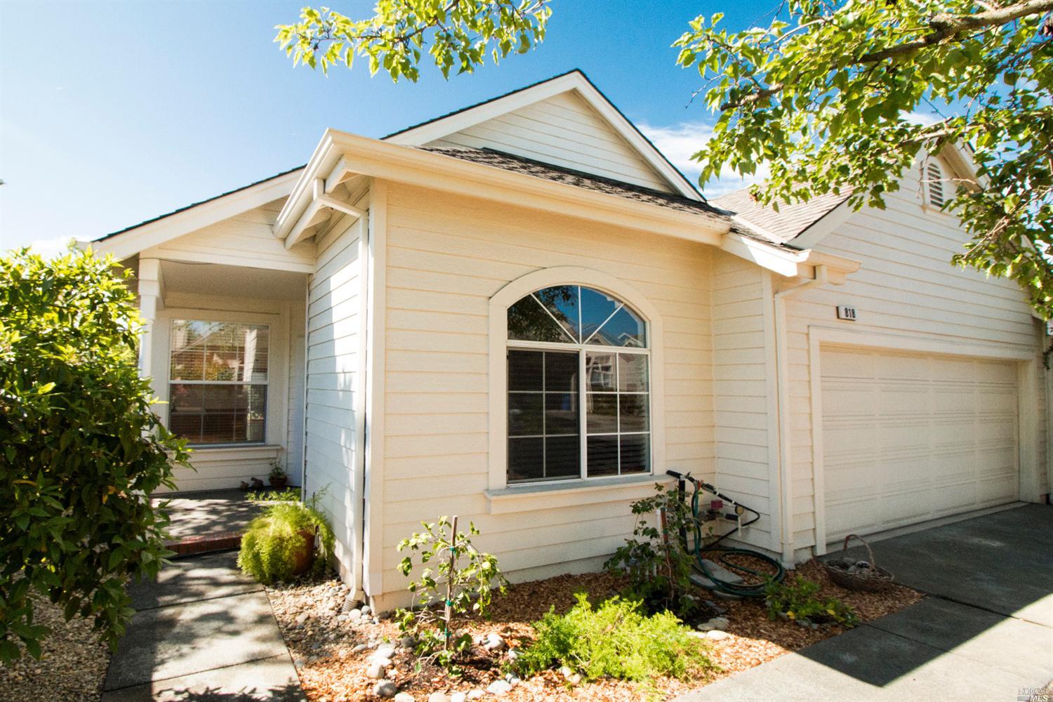 818 Les Brown Ct, Windsor, CA 95492 photo 1