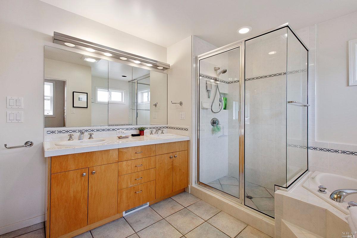 82 Berens Dr, Kentfield, CA 94904 photo 17