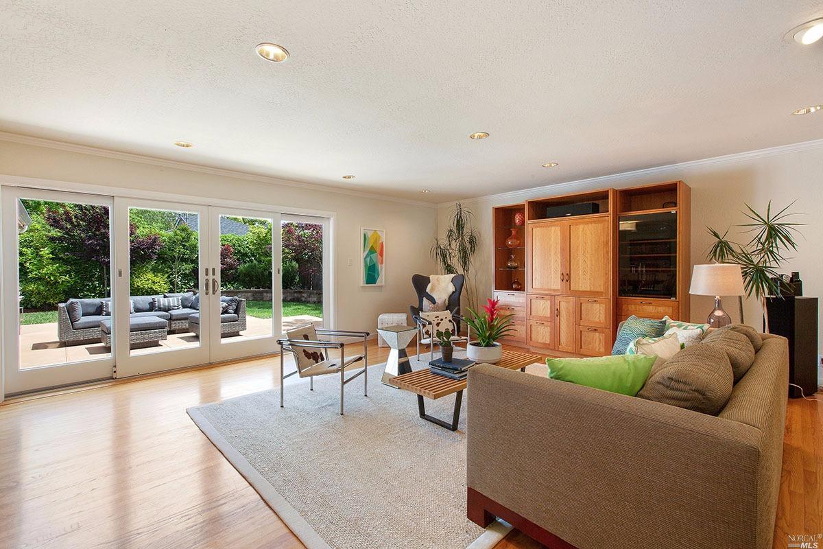82 Berens Dr, Kentfield, CA 94904 photo 4
