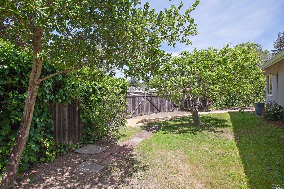 82 Berens Dr, Kentfield, CA 94904 photo 32