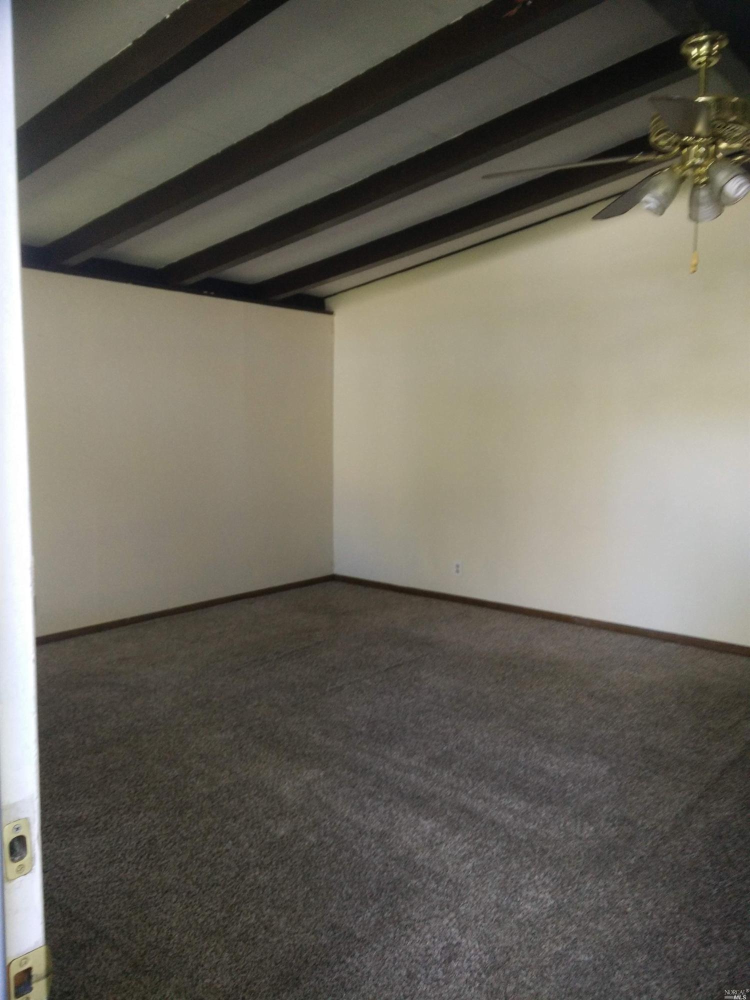 1054 Harding St, Fairfield, CA 94533 photo 6