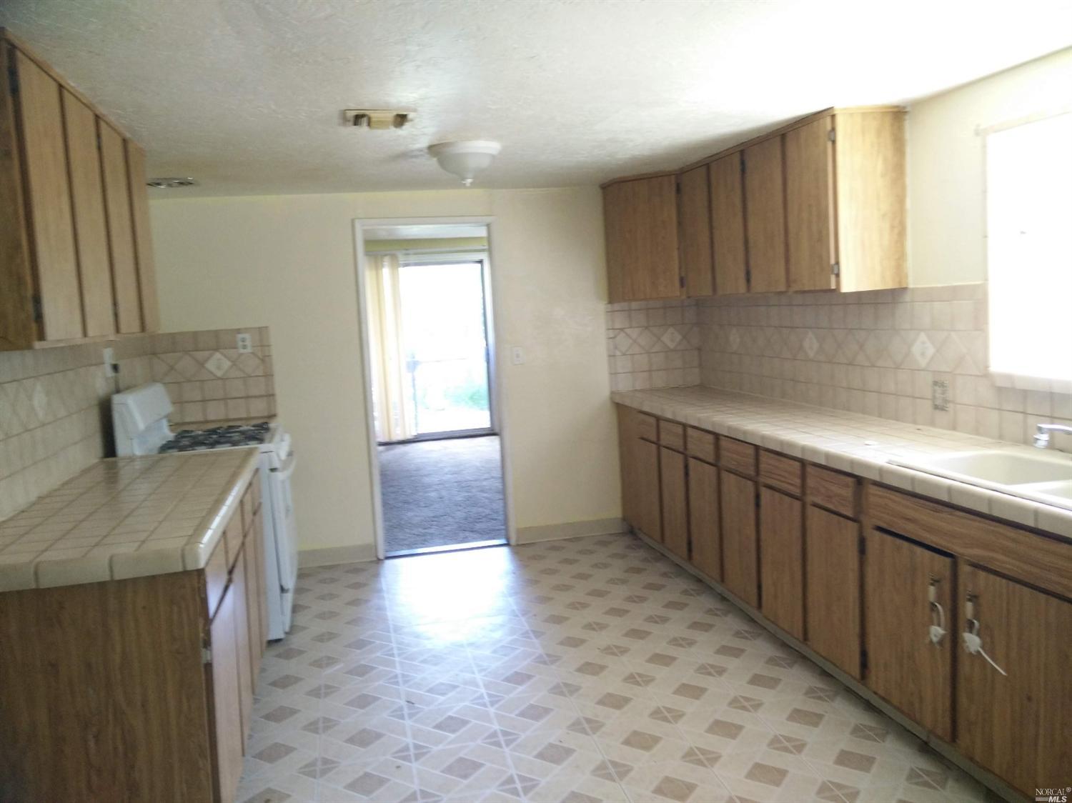 1054 Harding St, Fairfield, CA 94533 photo 9
