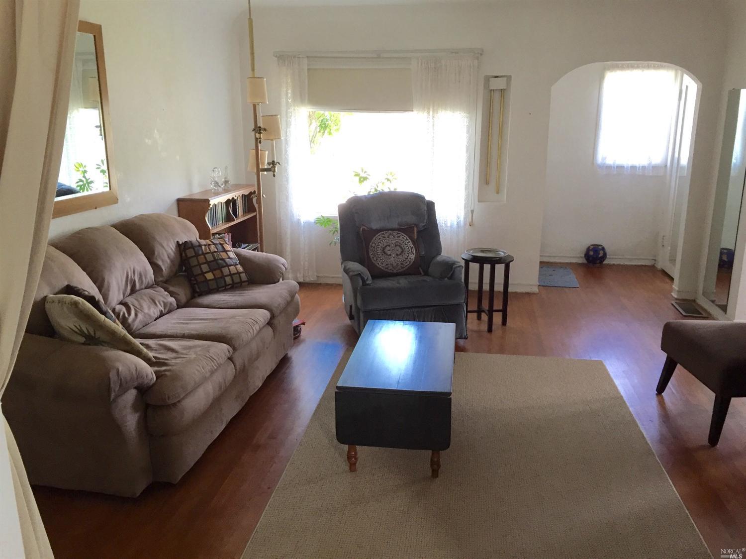 521 W Mill St, Ukiah, CA 95482 photo 2