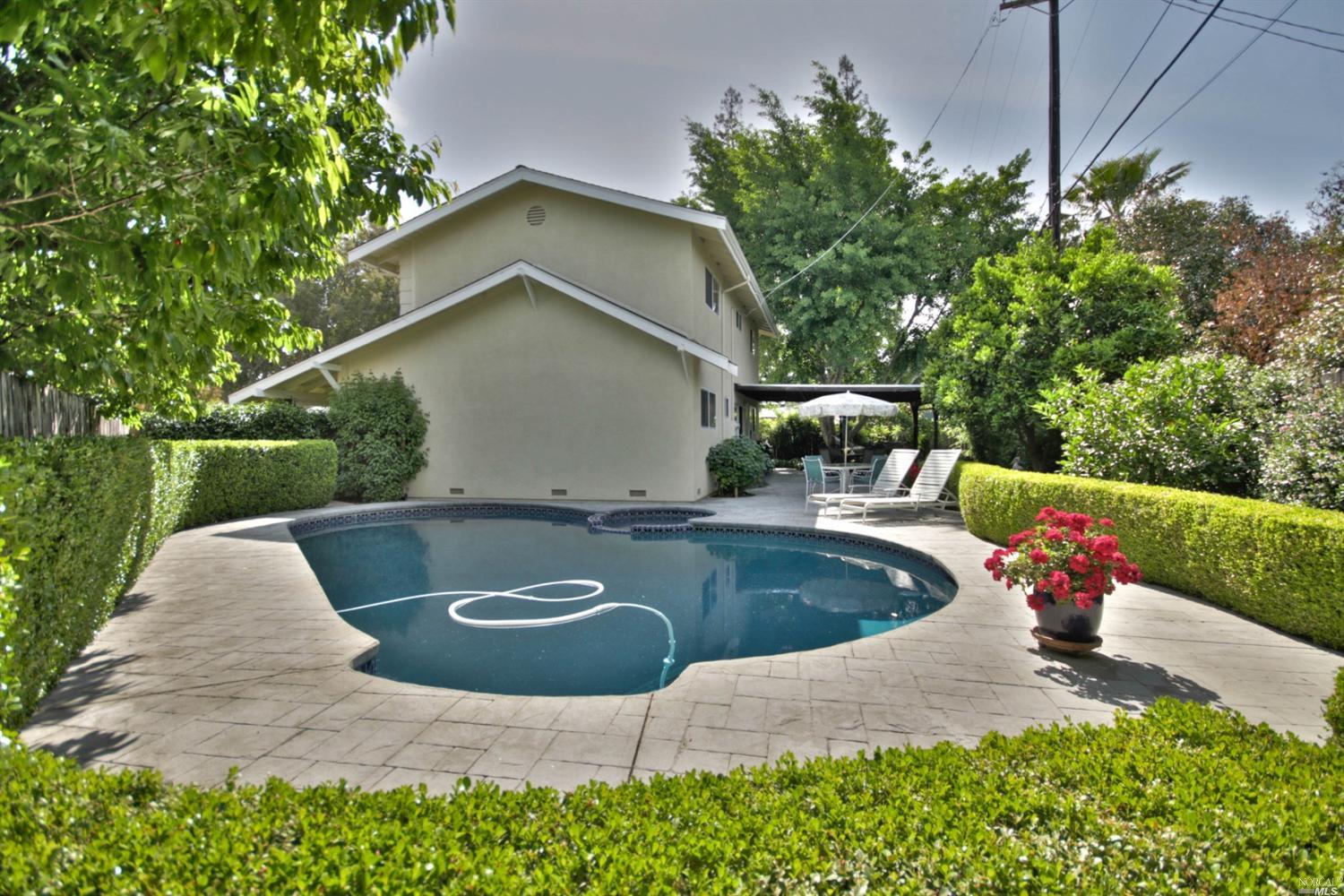 313 Nile Ct, Vacaville, CA 95688 photo 2