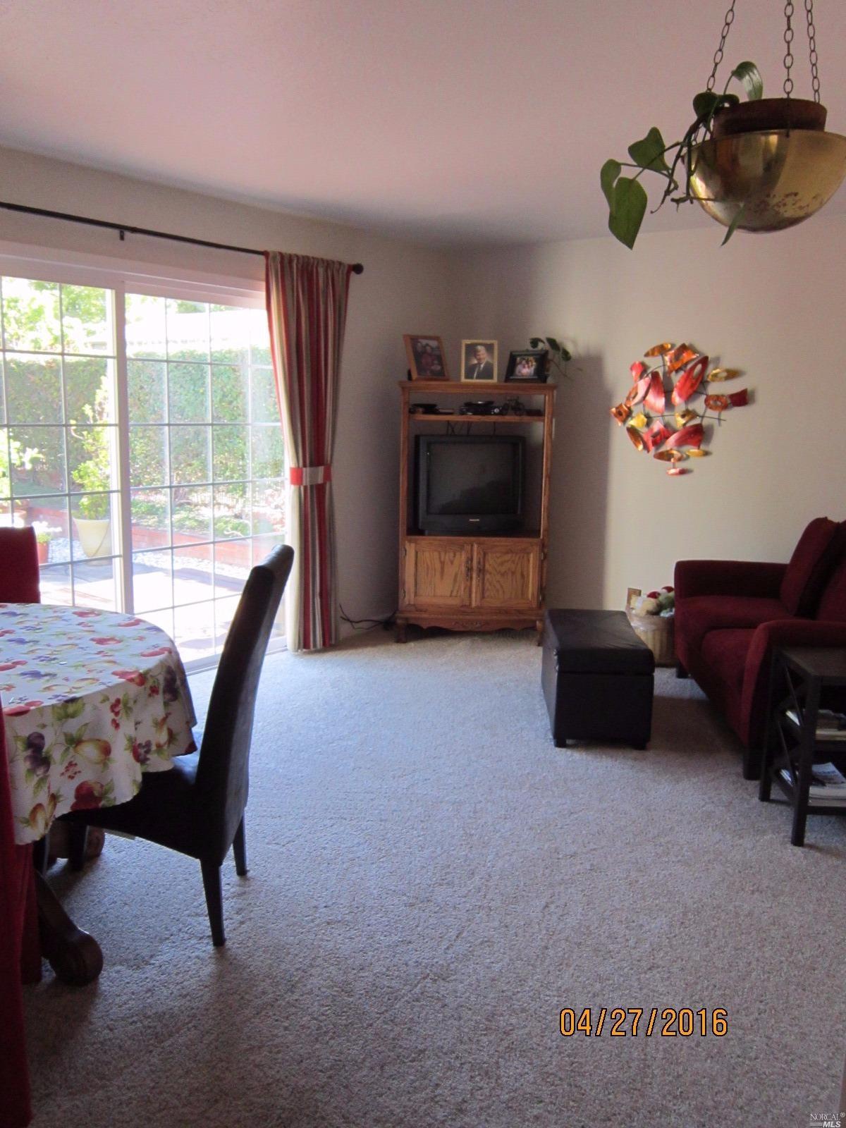 324 Valencia St, Vallejo, CA 94591 photo 6