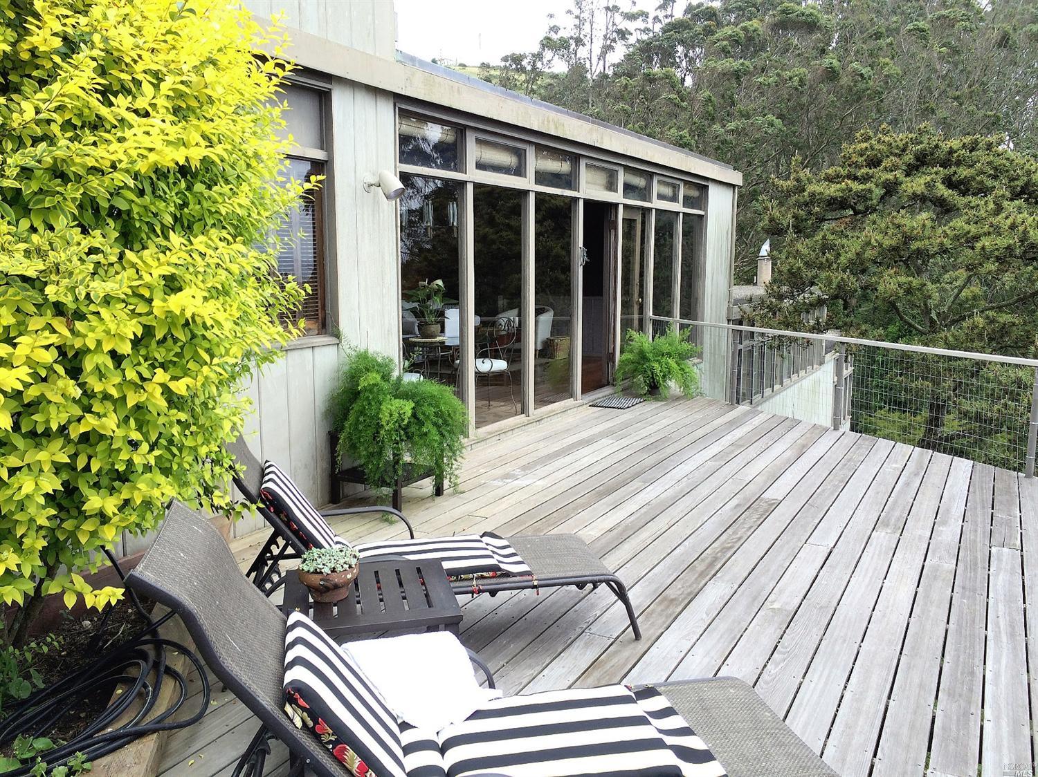 5 Wolfback Ridge Rd, Sausalito, CA 94965 photo 1