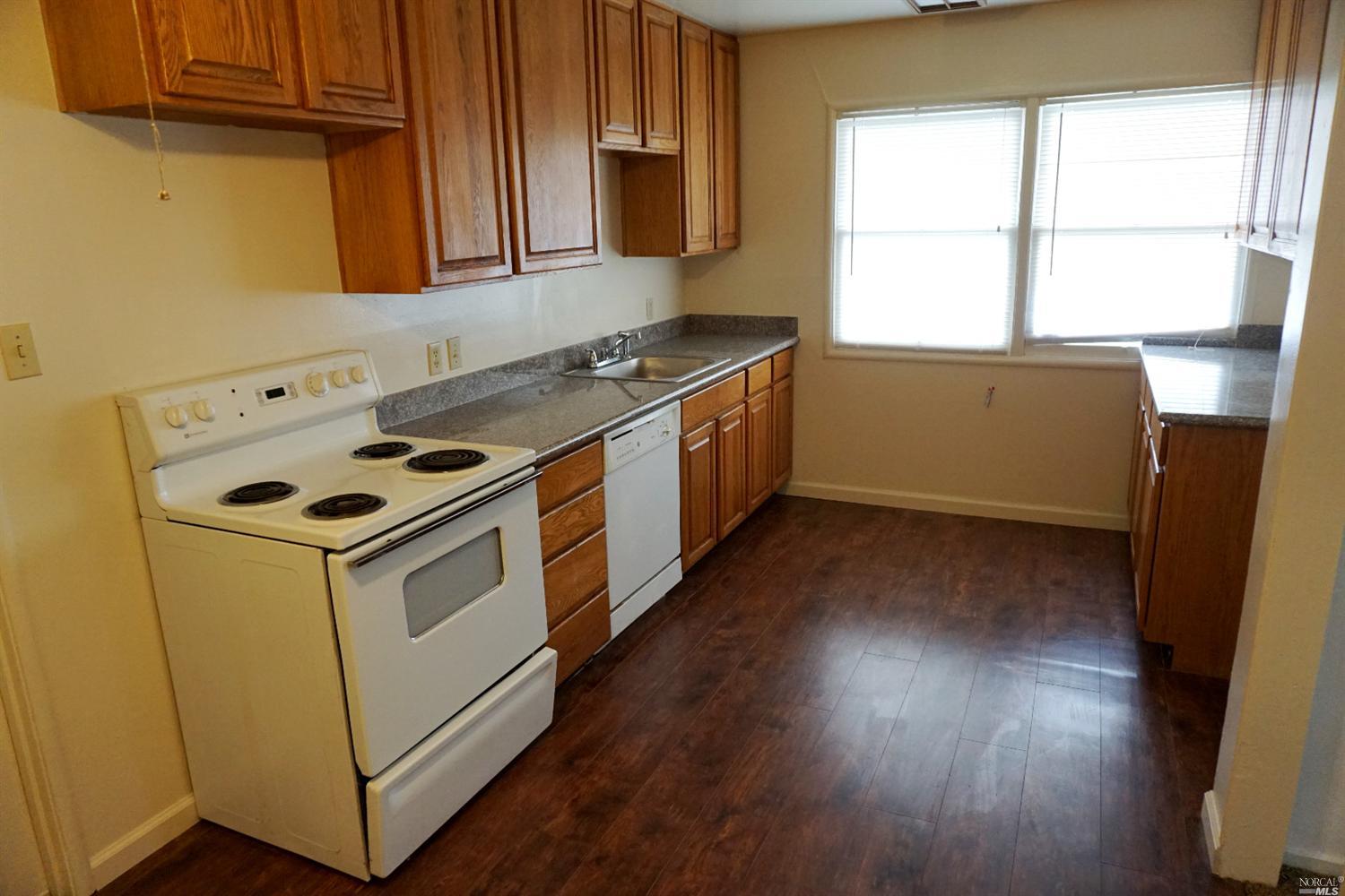 1008 Castlewood Dr, Vallejo, CA 94591 photo 3