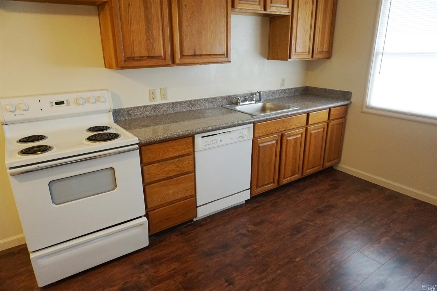 1008 Castlewood Dr, Vallejo, CA 94591 photo 4
