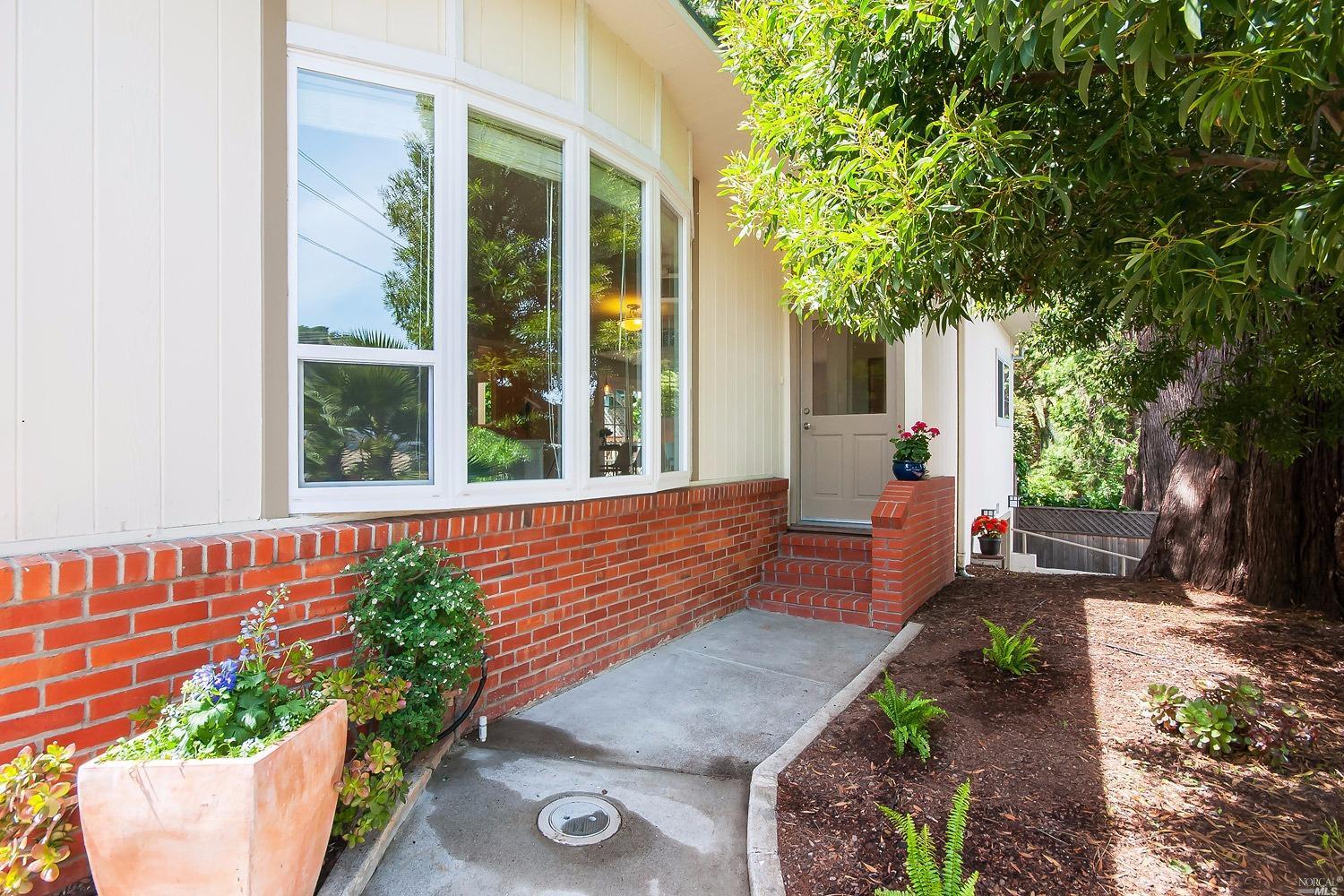 209 Chapman Dr, Corte Madera, CA 94925 photo 3