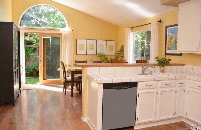 2033 Devonshire Dr, Napa, CA 94558 photo 9