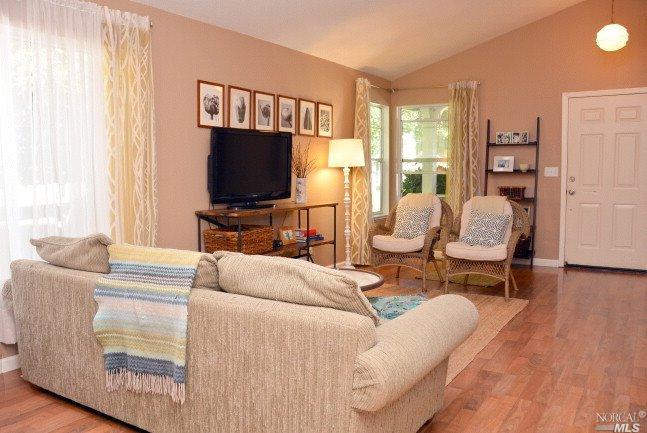 2033 Devonshire Dr, Napa, CA 94558 photo 5