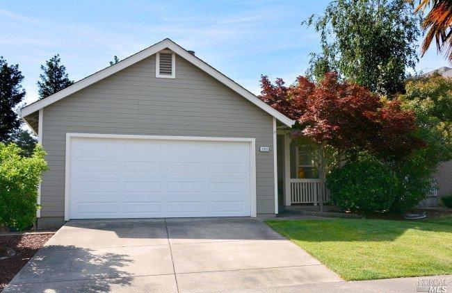 2033 Devonshire Dr, Napa, CA 94558 photo 1