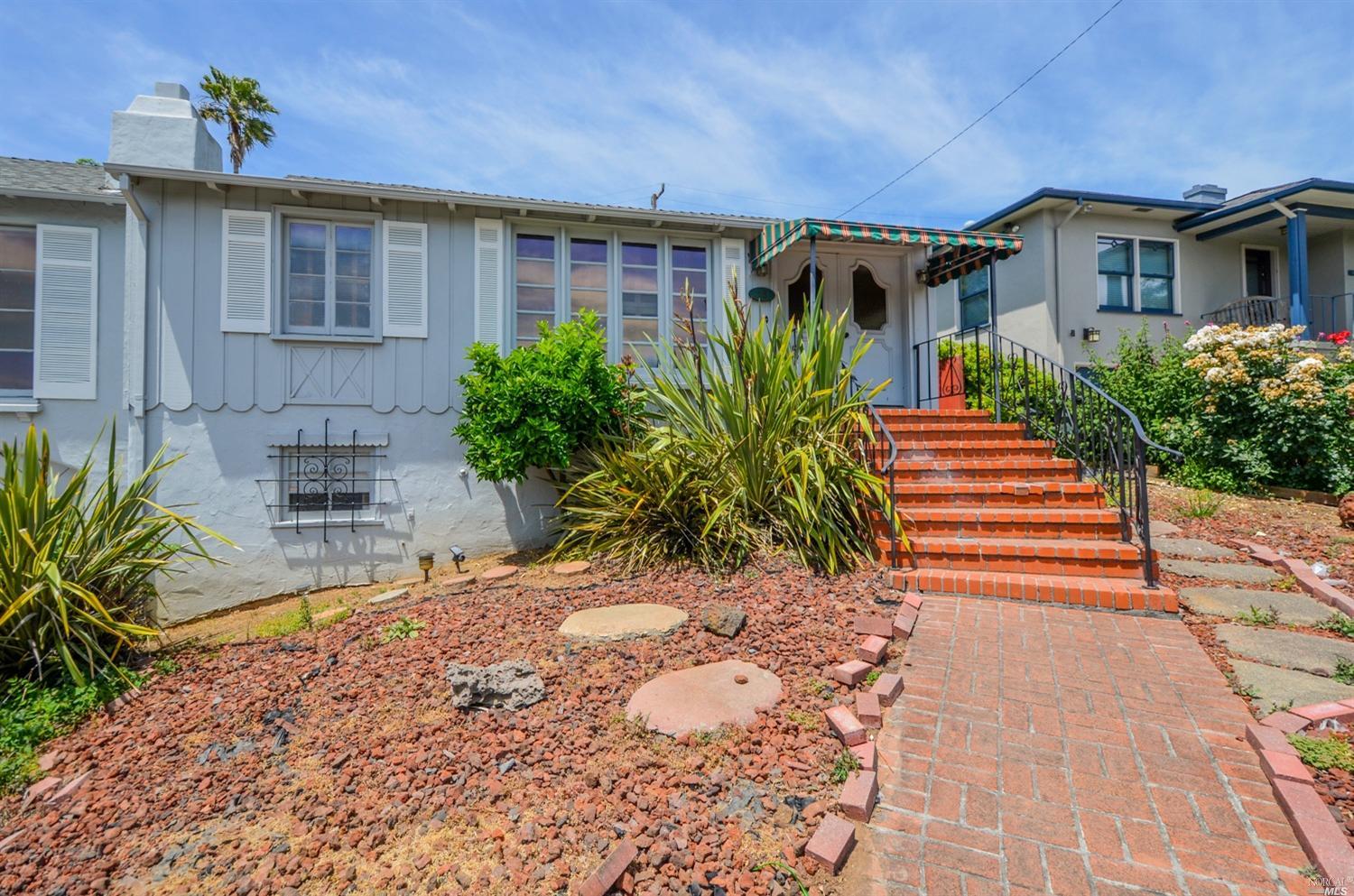 18 La Vuelta St, Vallejo, CA 94590 photo 1