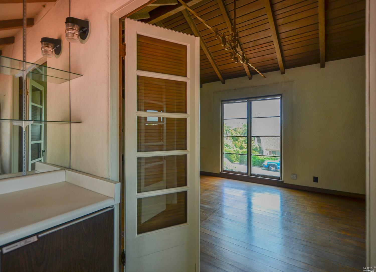 18 La Vuelta St, Vallejo, CA 94590 photo 16