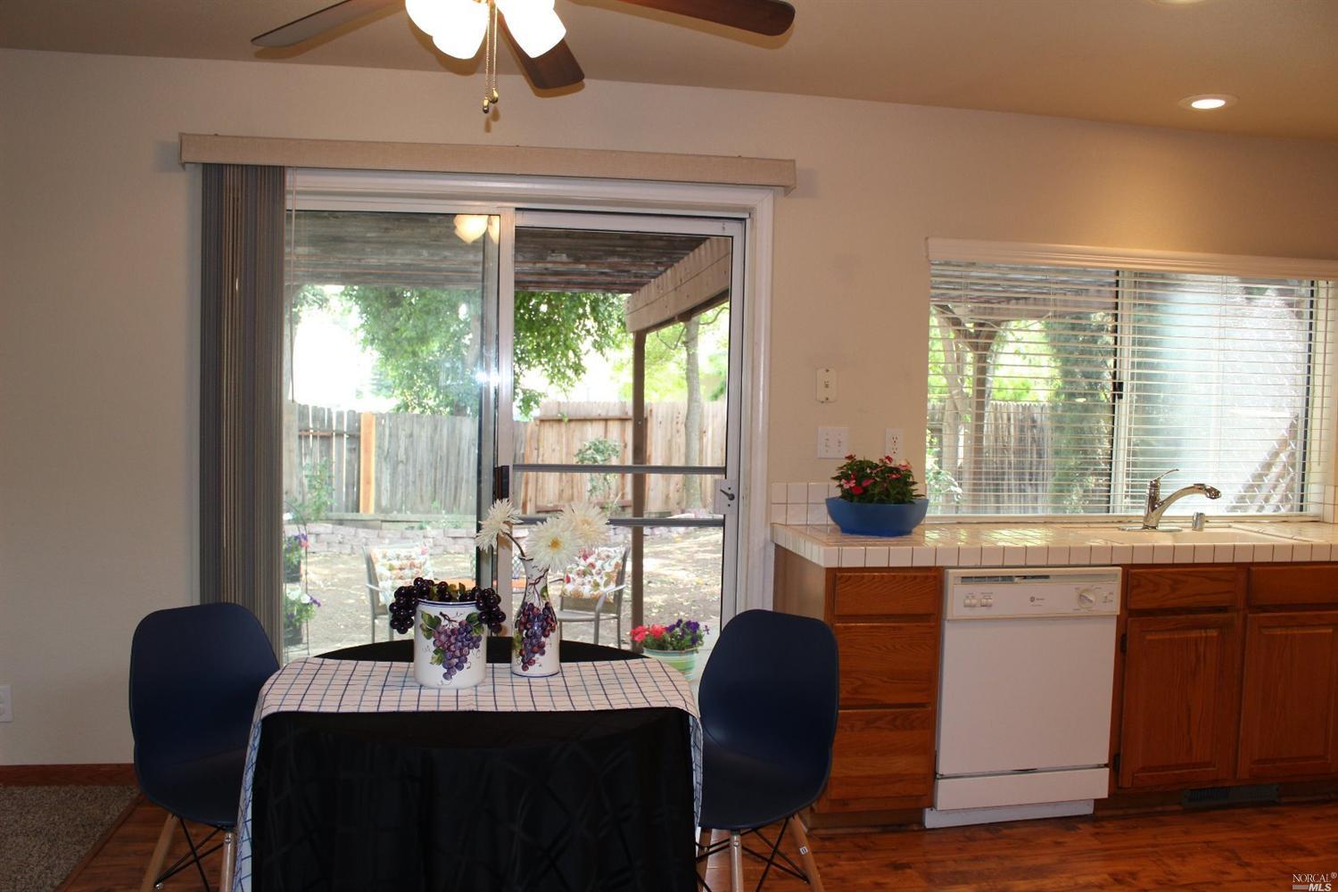 642 Eagle River Ct, Vacaville, CA 95688 photo 4