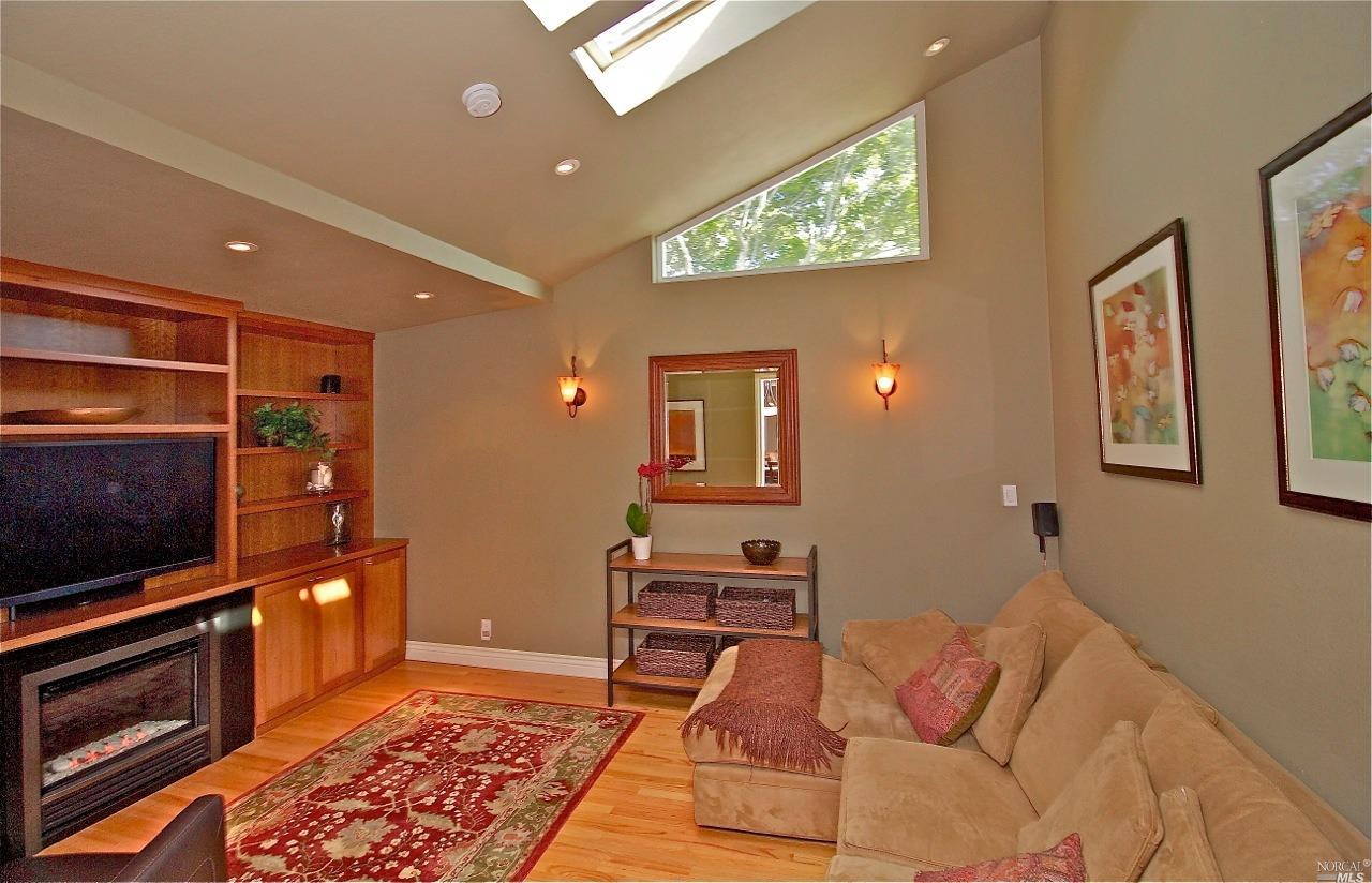 20 Echo Ave, Corte Madera, CA 94925 photo 5