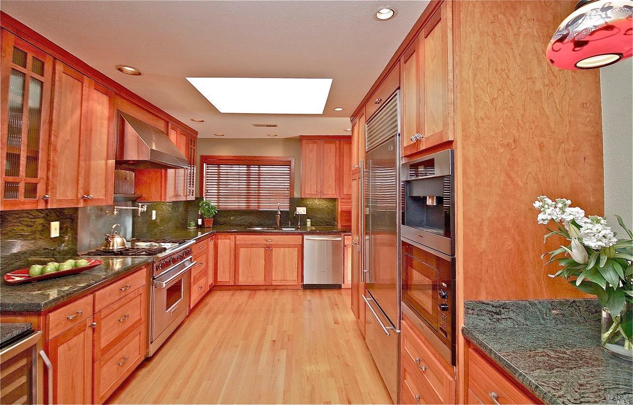 20 Echo Ave, Corte Madera, CA 94925 photo 3