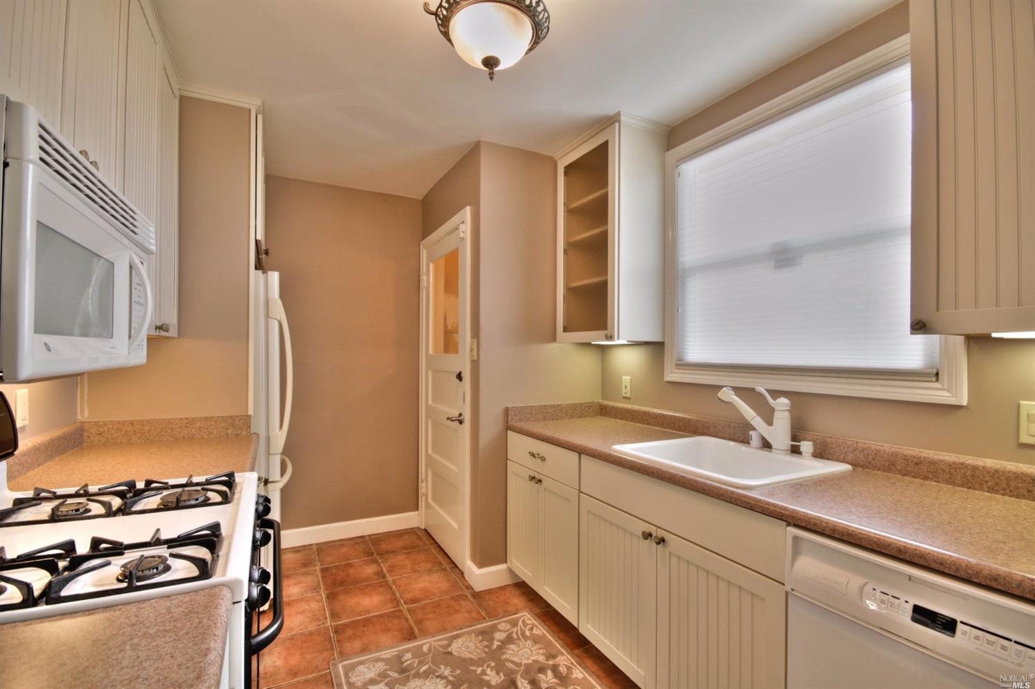 2529 Alameda St, Vallejo, CA 94590 photo 10