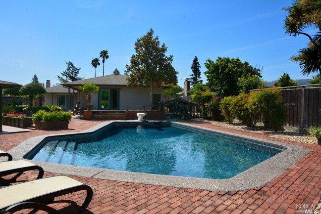 22 Devonshire Dr, Novato, CA 94947 photo 1