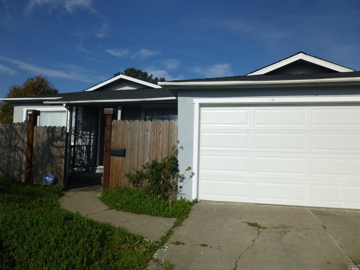 1200 Gateway Dr, Vallejo, CA 94589 photo 1