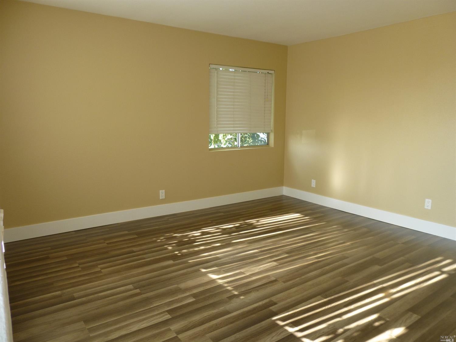 1200 Gateway Dr, Vallejo, CA 94589 photo 4