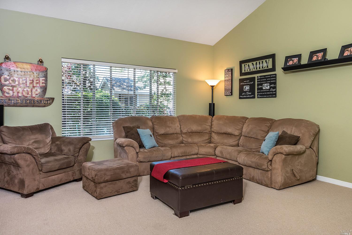 1069 Elsbree Ln, Windsor, CA 95492 photo 14
