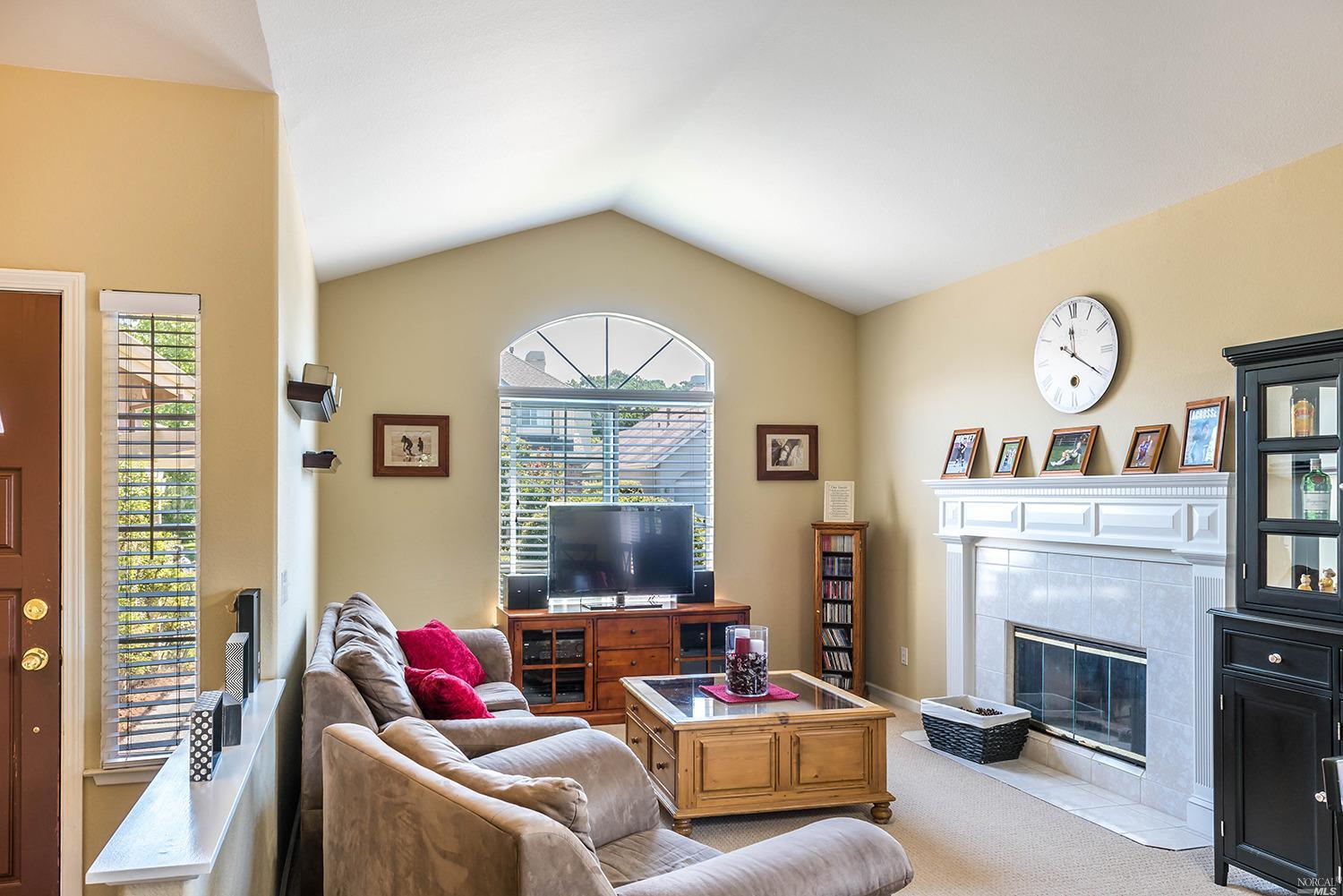 1069 Elsbree Ln, Windsor, CA 95492 photo 5