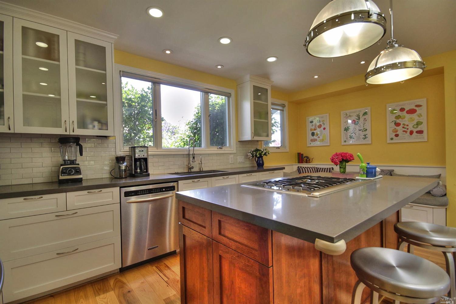 9 Hickory Ave, Corte Madera, CA 94925 photo 4