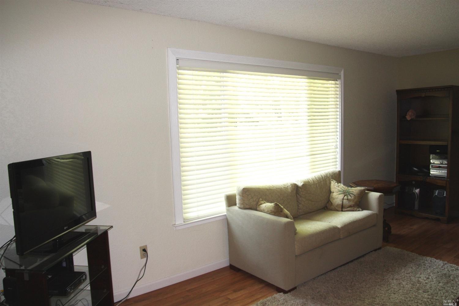 182 Bluebird Dr, Windsor, CA 95492 photo 10