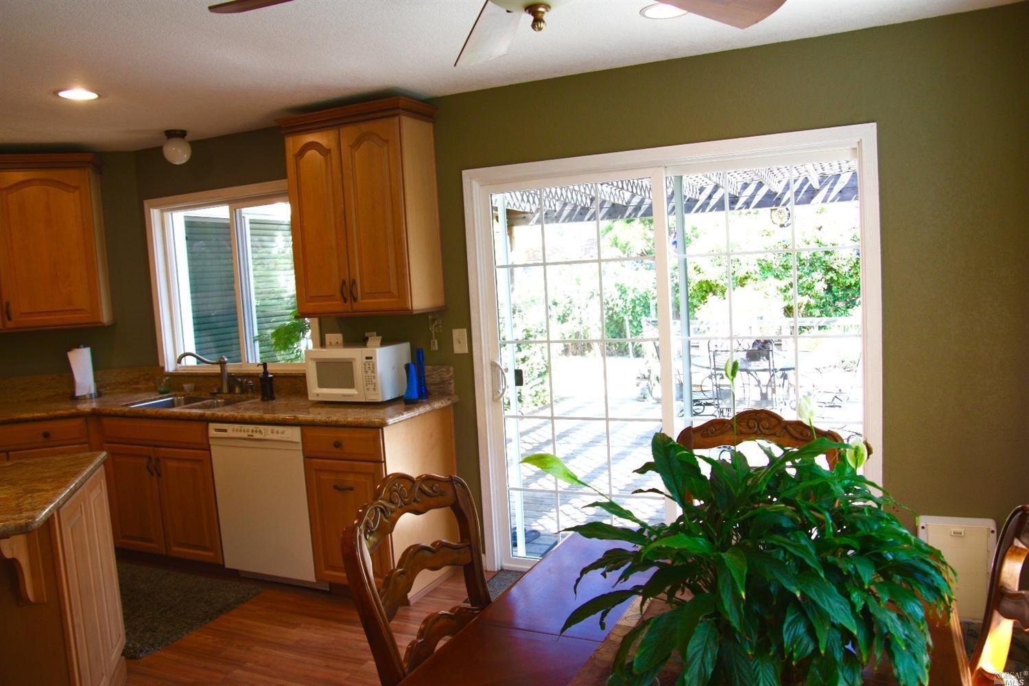 182 Bluebird Dr, Windsor, CA 95492 photo 7