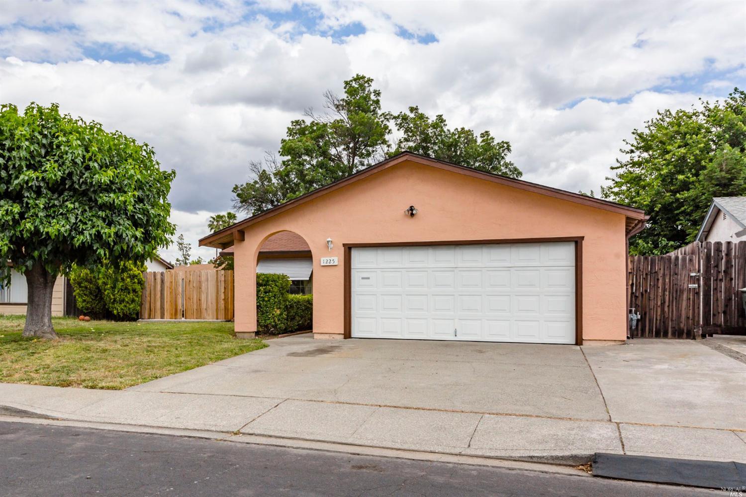 1225 Needham Dr, Vacaville, CA 95687 photo 2