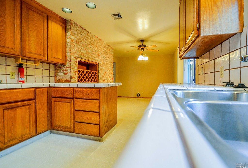 322 Bergwall Way, Vallejo, CA 94591 photo 4