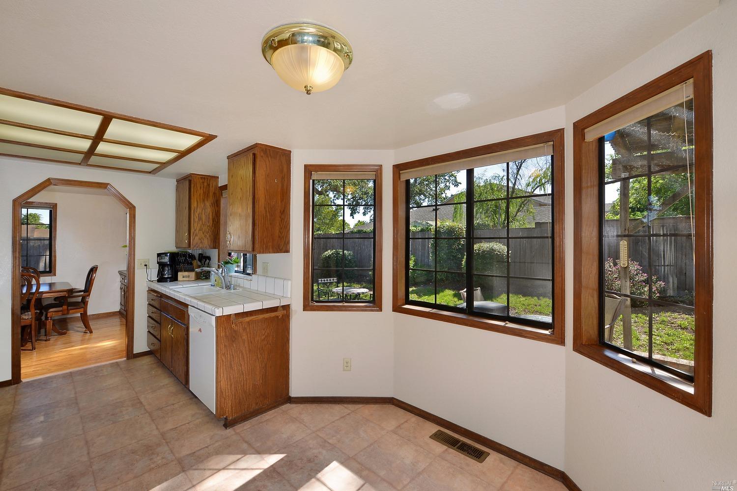 311 Alden Ct, Windsor, CA 95492 photo 8