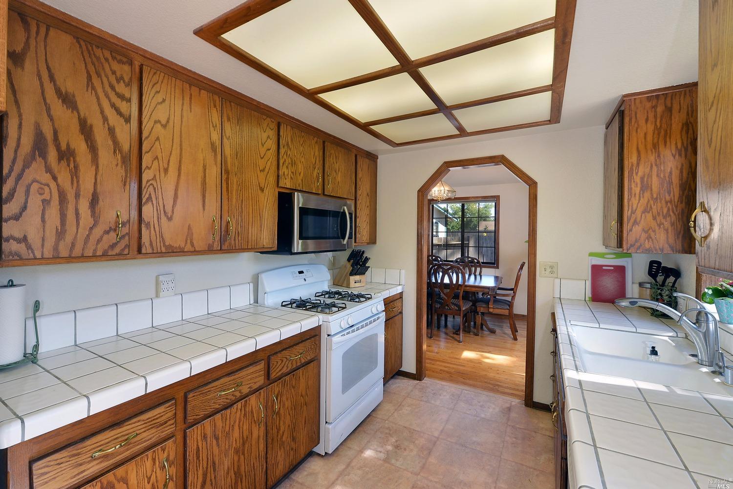 311 Alden Ct, Windsor, CA 95492 photo 9