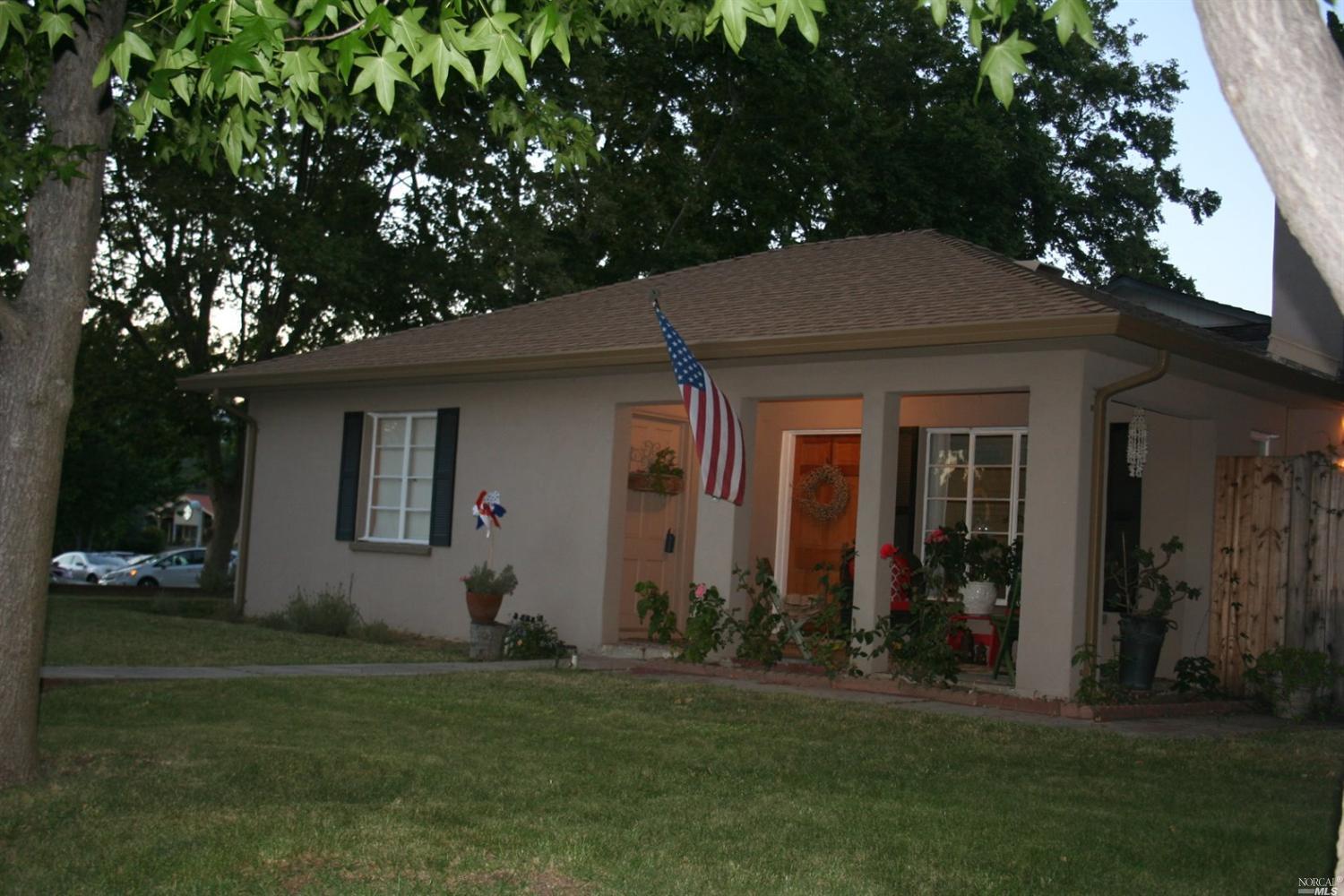 201 E L St, Benicia, CA 94510 photo 2