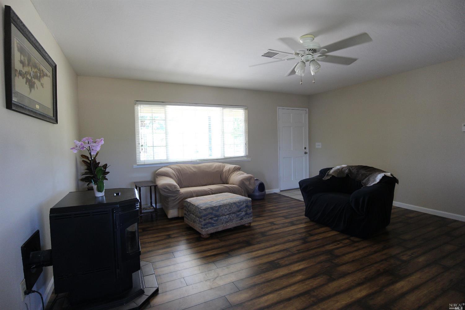 7670 Maverick Ln, Vacaville, CA 95688 photo 4