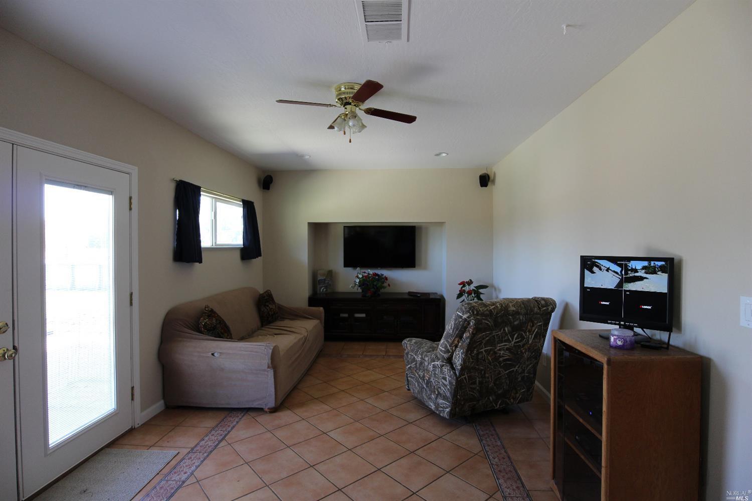 7670 Maverick Ln, Vacaville, CA 95688 photo 5