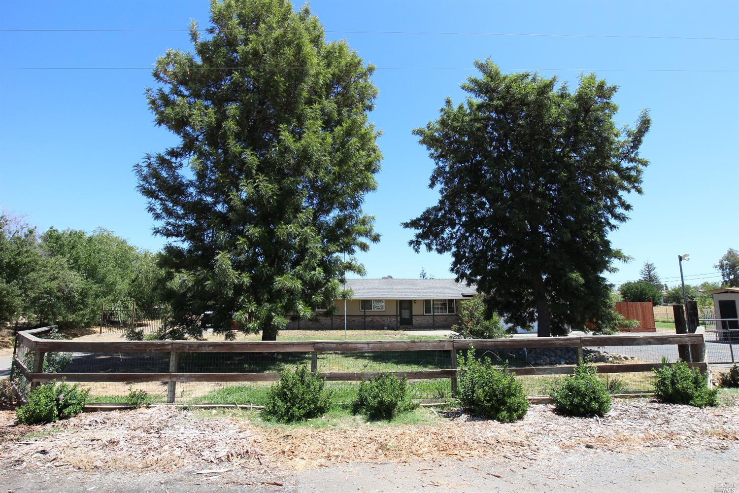 7670 Maverick Ln, Vacaville, CA 95688 photo 2