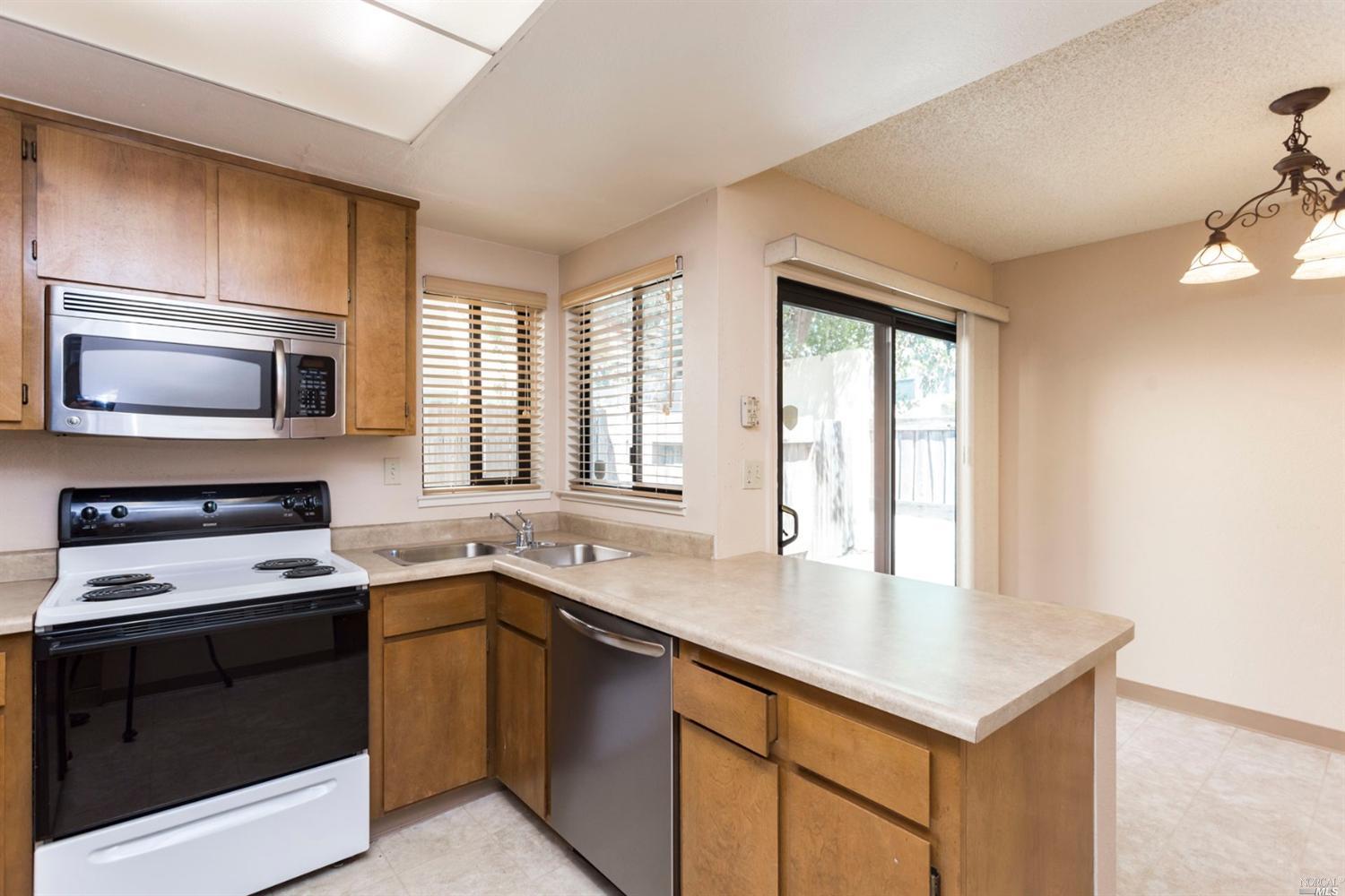 79 Del Prado Cir, Fairfield, CA 94533 photo 7