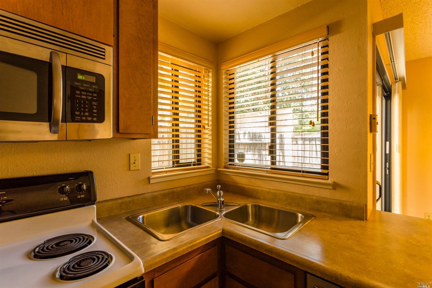 79 Del Prado Cir, Fairfield, CA 94533 photo 8