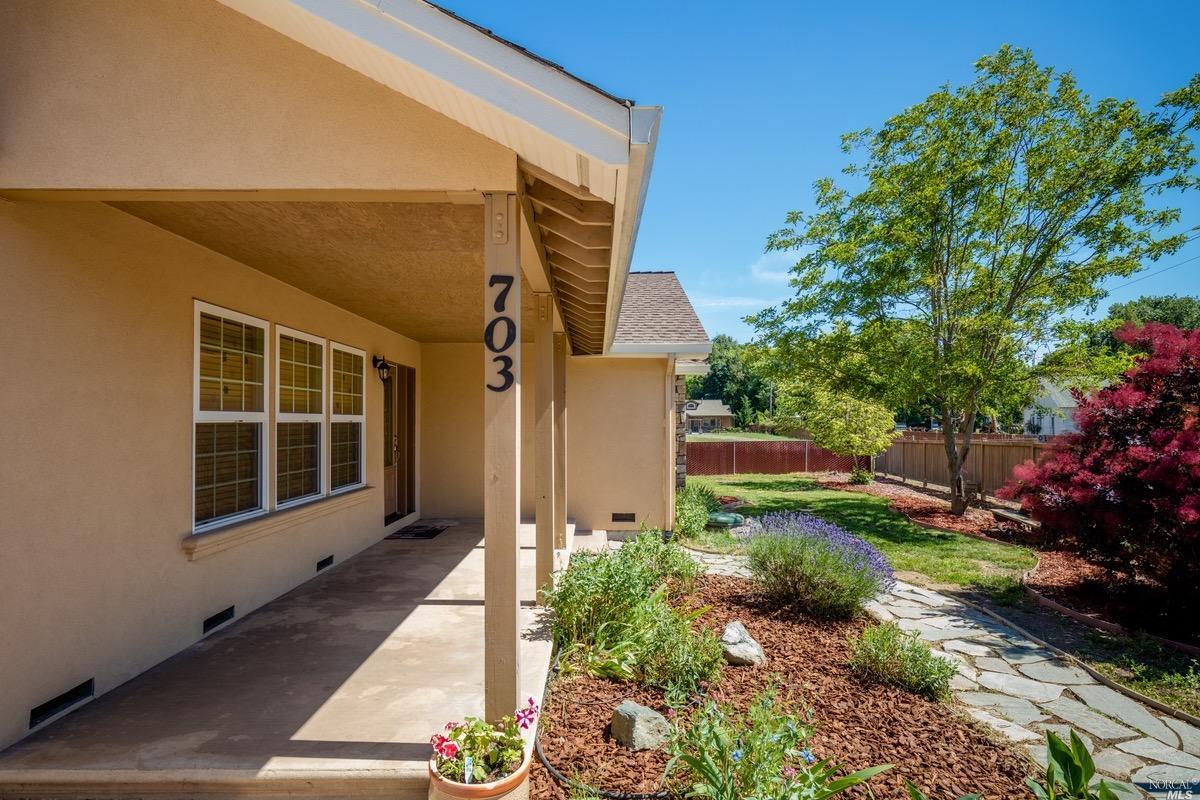 703 Coast St, Willits, CA 95490 photo 4