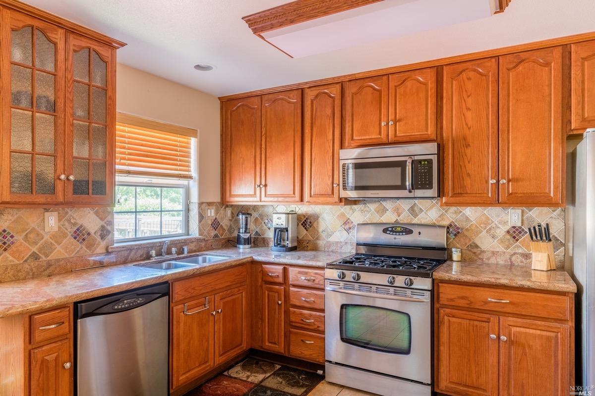 703 Coast St, Willits, CA 95490 photo 9