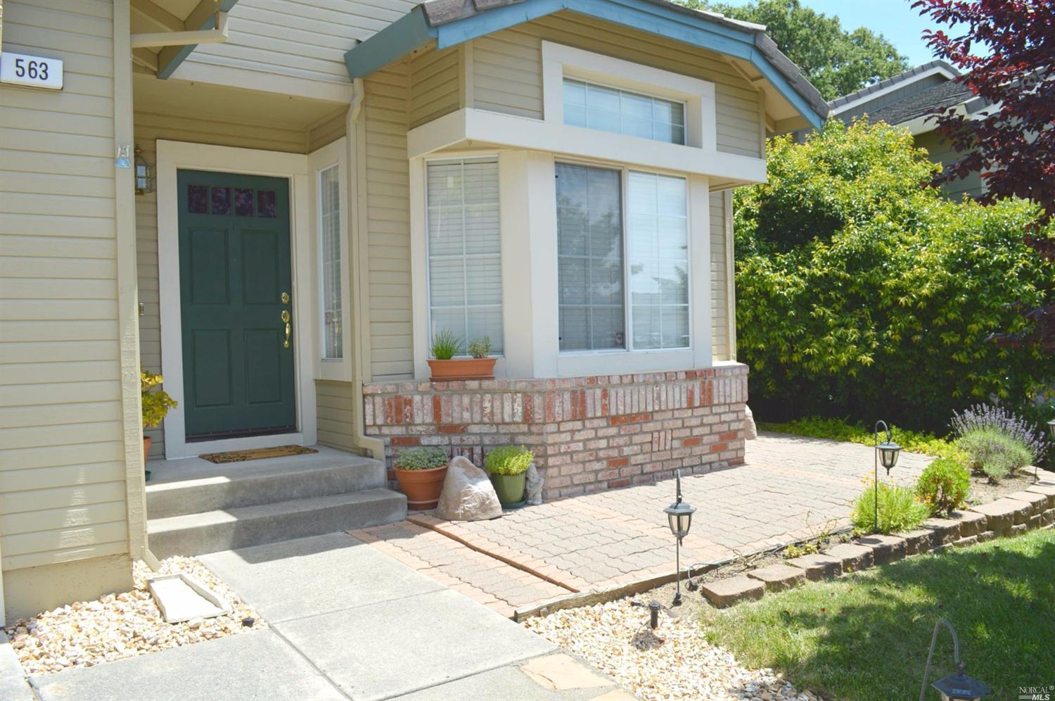 563 Quaking Aspen Ln, Windsor, CA 95492 photo 2