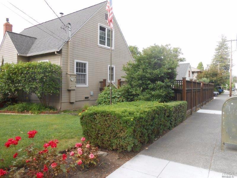 921 Wright St, Santa Rosa, CA 95404 photo 3