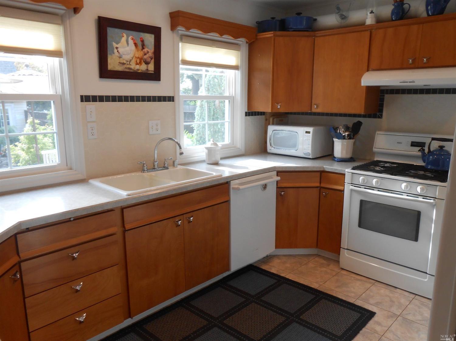 921 Wright St, Santa Rosa, CA 95404 photo 14