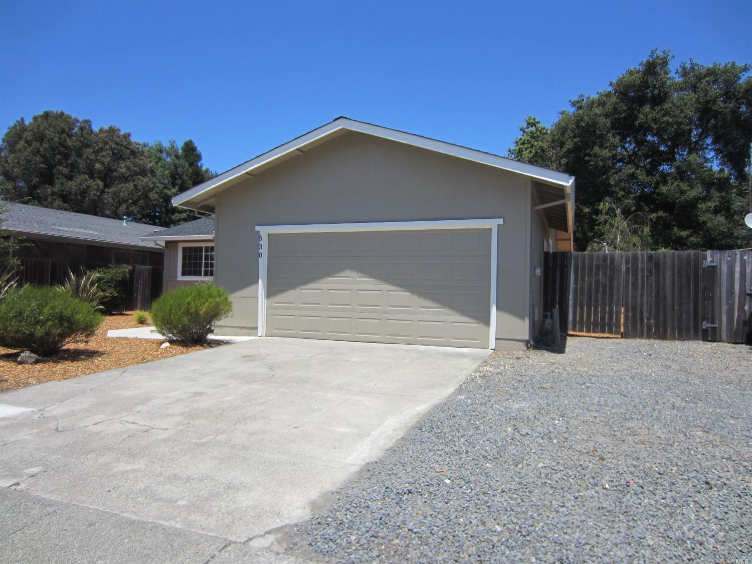 530 Bluebird Dr, Windsor, CA 95492 photo 2