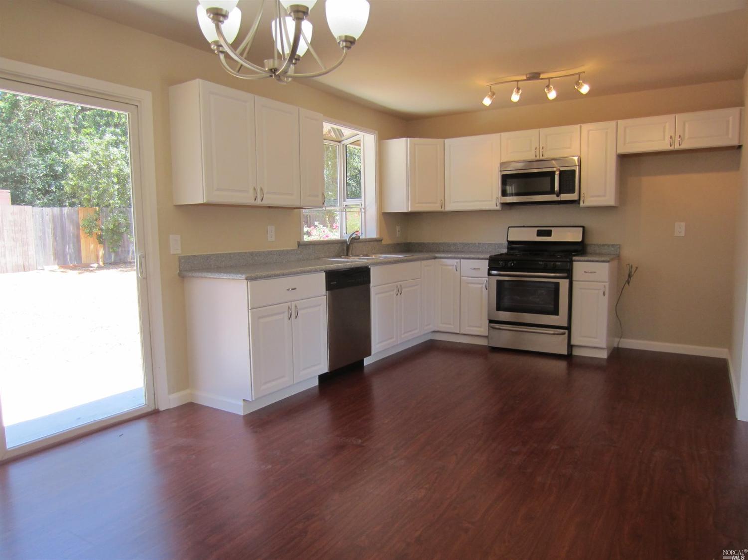 530 Bluebird Dr, Windsor, CA 95492 photo 7
