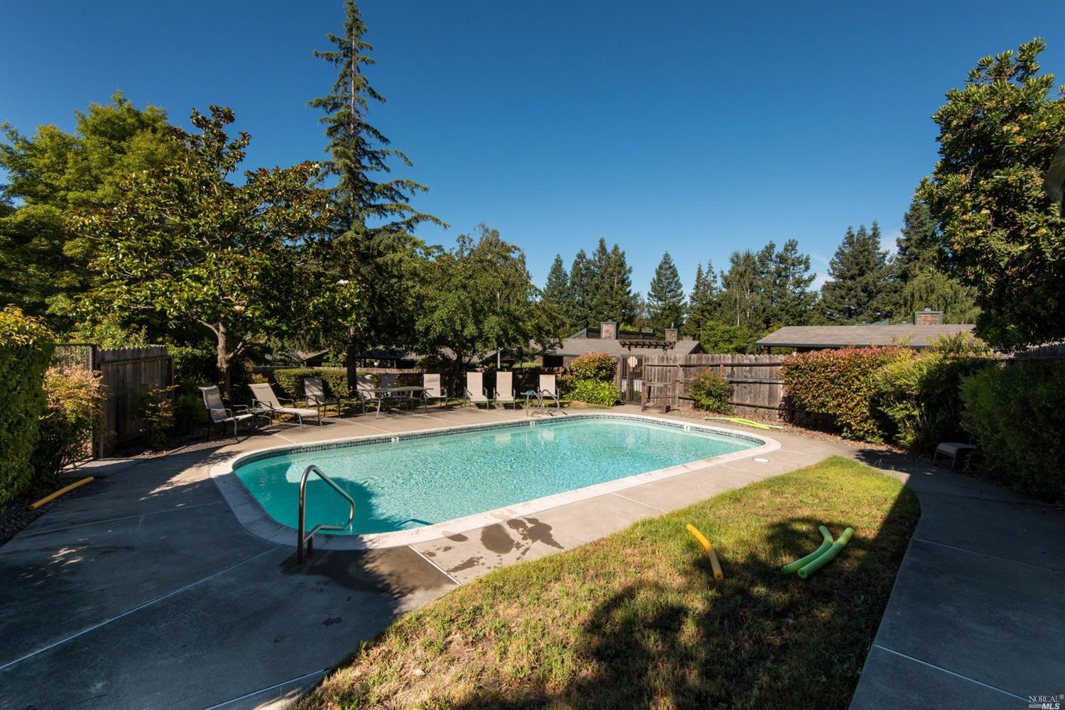 30 Pine Tree Cir, Cotati, CA 94931 photo 11