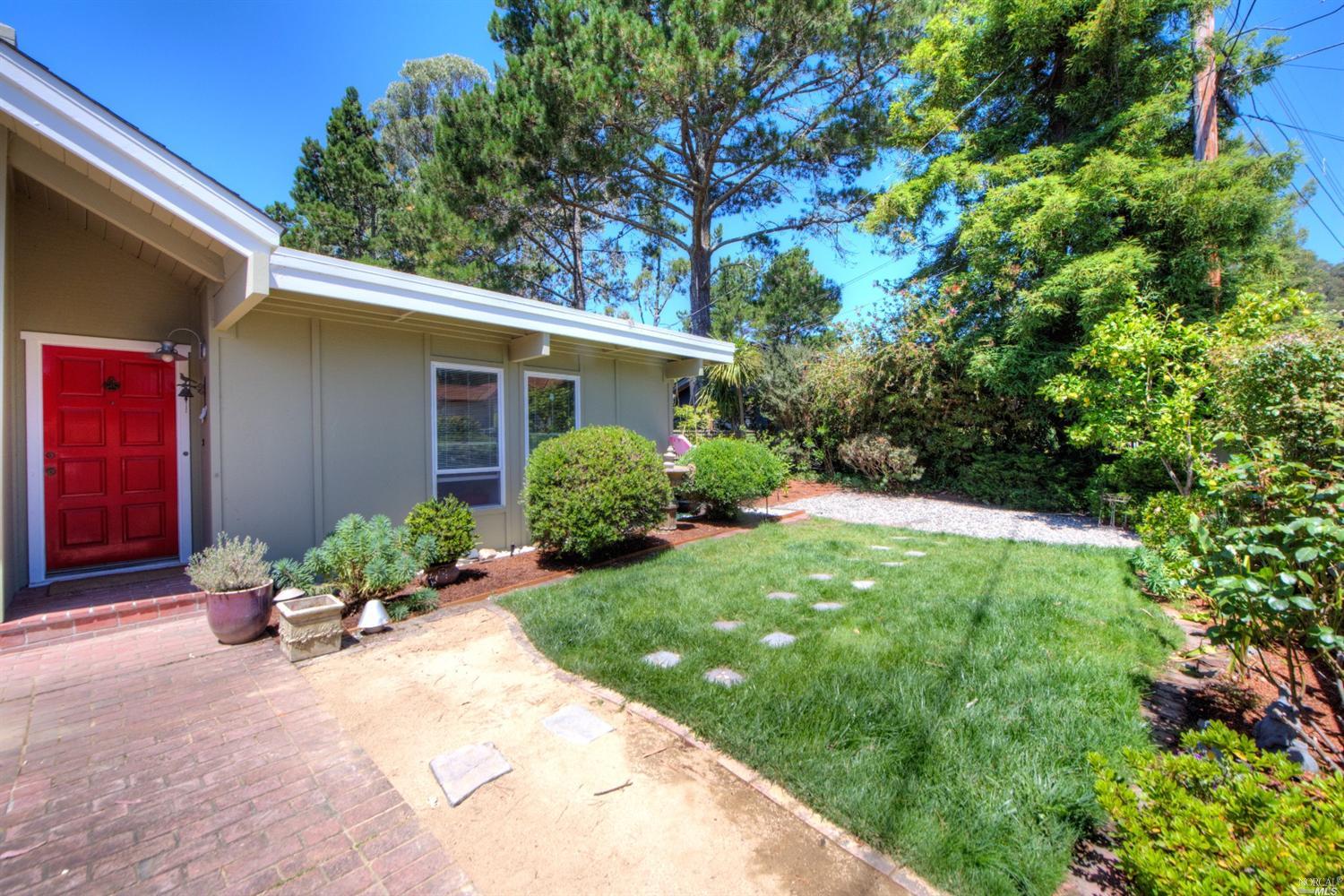 860 Chamberlain Ct, Mill Valley, CA 94941 photo 2